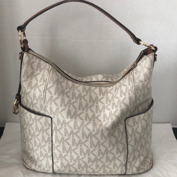 🚫SOLD on Ⓜ️ercari🚫Authentic Michael Kors Purse - Picture 2 of 16